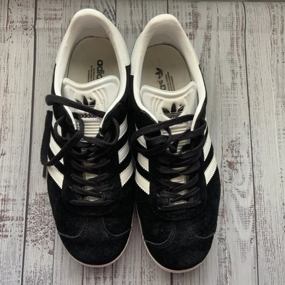 Adidas Gazelles Core Black/Metallic Gold